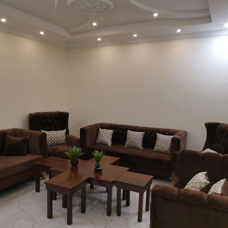 Al Shadi Apartments 얀부 외부 사진