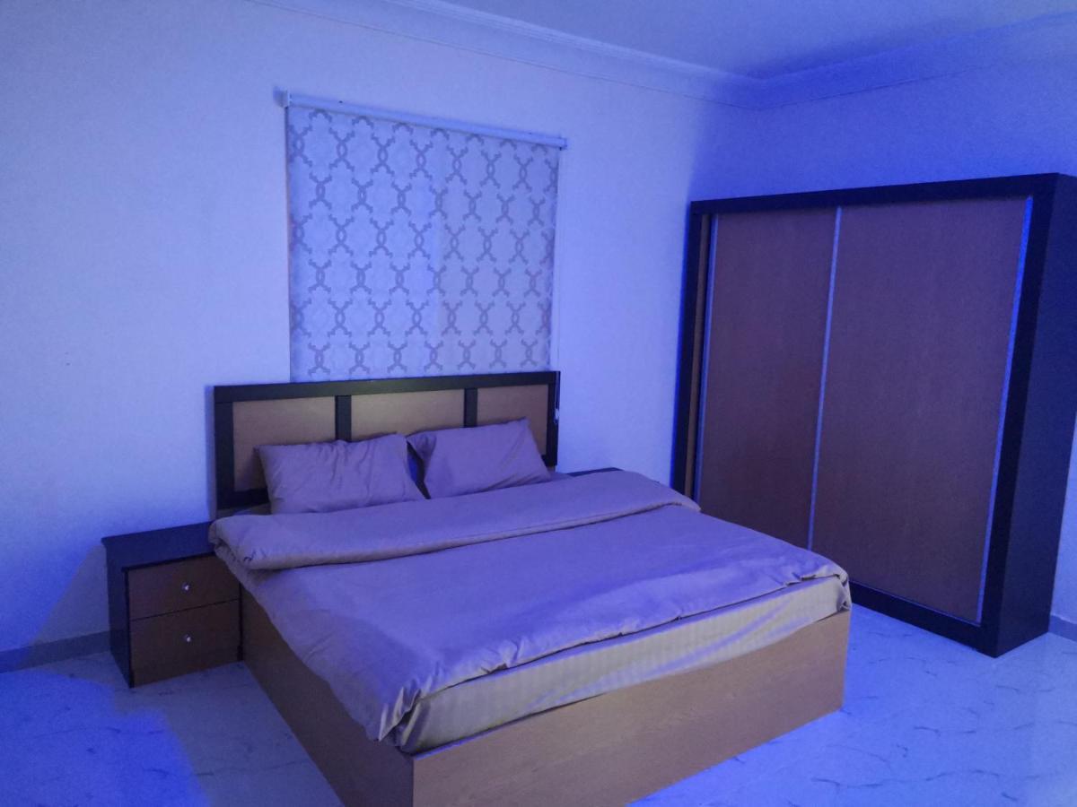 Al Shadi Apartments 얀부 외부 사진