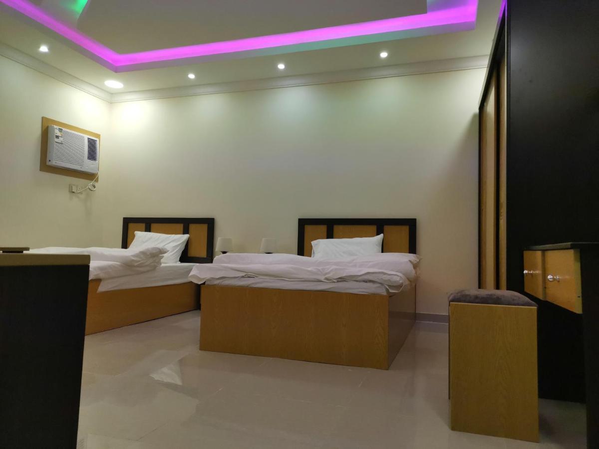 Al Shadi Apartments 얀부 외부 사진