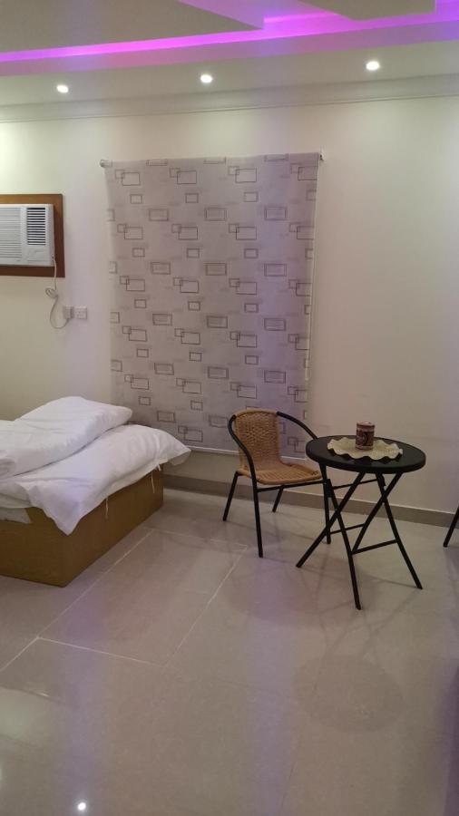 Al Shadi Apartments 얀부 외부 사진